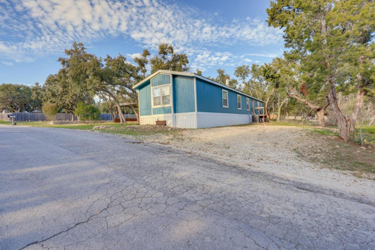 Pet-Friendly Canyon Lake Home About 3 Mi To Water! Exterior photo